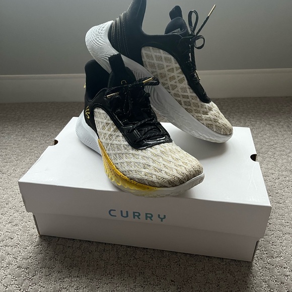 Under Armour Curry Flow Basketball Shoes - Picture 5 of 11